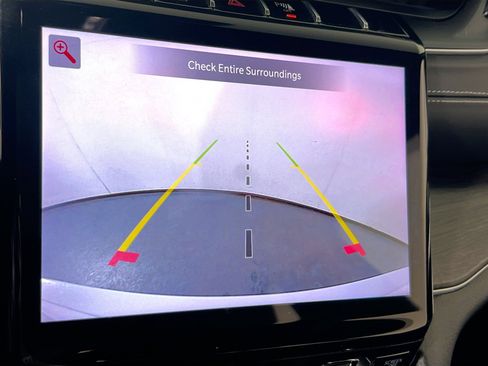 Used 2022 Jeep Grand Cherokee Overland w/ Luxury Tech Group IV image 14