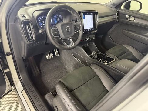 Used 2019 Volvo XC40 T5 R-Design AWD/4WD image 10