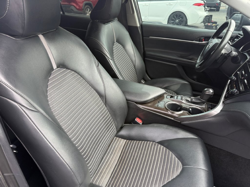 Certified 2022 Toyota Camry SE w/ Cold Weather Package FWD image 18