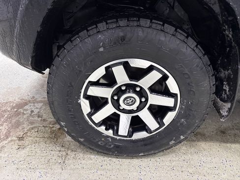 Used 2023 Toyota 4Runner TRD Off-Road Premium image 8