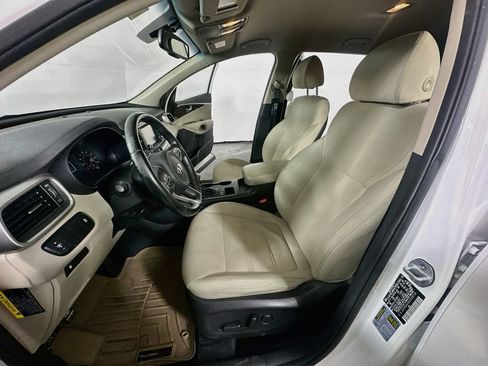 Used 2018 Kia Sorento FWD image 16
