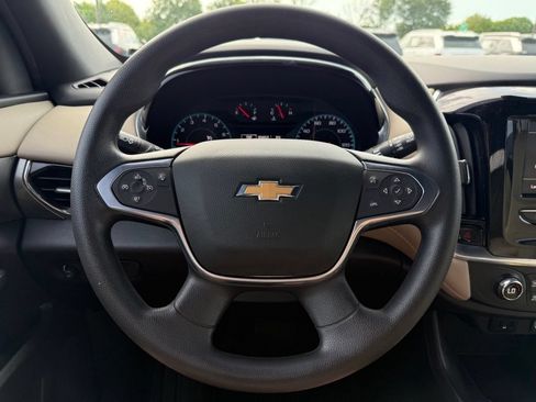 Used 2022 Chevrolet Traverse LS AWD/4WD image 13
