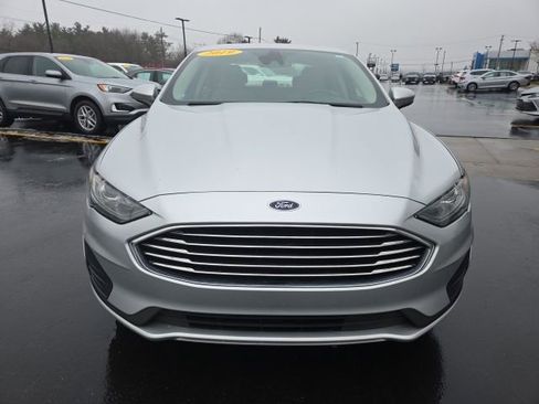 Used 2019 Ford Fusion SE image 2