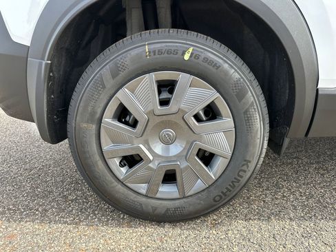 New 2026 Nissan Kicks S image 17