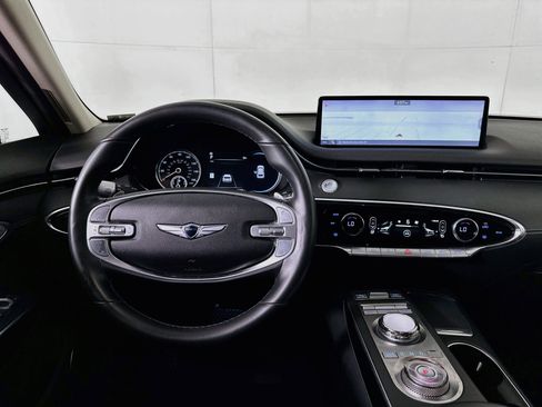 Used 2025 Genesis GV70 2.5T AWD/4WD image 17