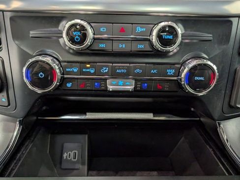 Used 2025 Ford F150 Lariat w/ Equipment Group 501A Mid image 23