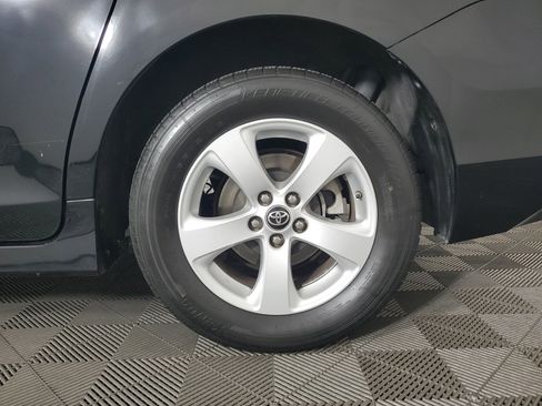 Used 2020 Toyota Sienna LE w/ Carpet Mat Package FWD image 29