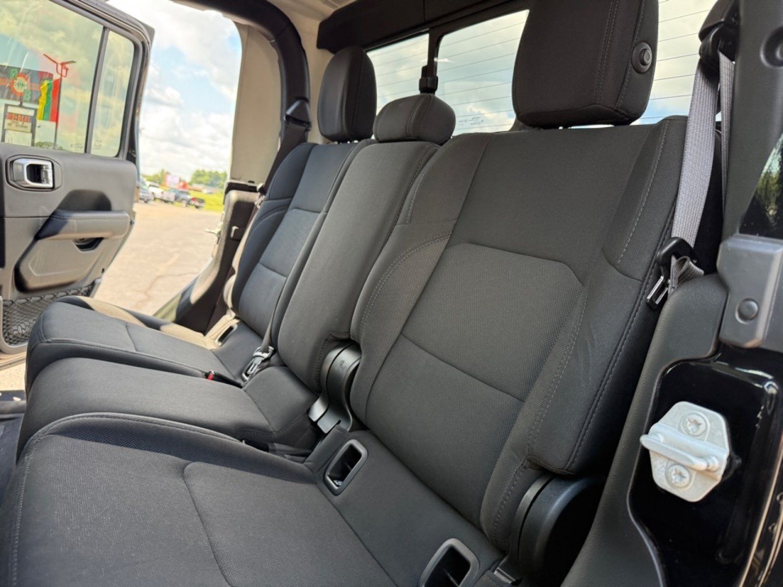 Used 2020 Jeep Gladiator Overland w/ Uconnect 4C Nav & Sound Group AWD/4WD image 29