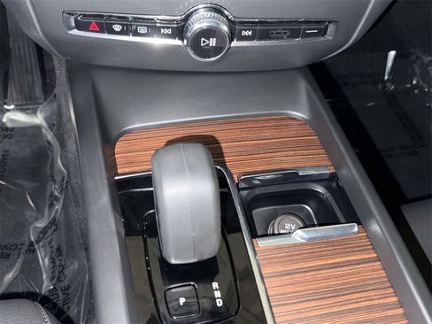 Used 2023 Volvo V60 B5 Cross Country Plus w/ Climate Package image 24