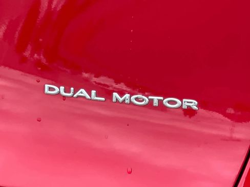 Used 2022 Tesla Model Y Long Range AWD/4WD image 31