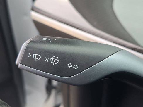 Used 2022 Tesla Model Y Performance image 24