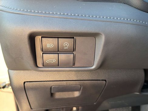 Used 2023 Toyota Highlander XSE FWD image 20