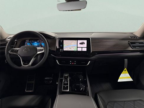 Used 2025 Volkswagen Atlas SEL Premium R-Line image 11