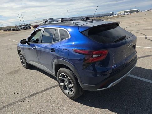 Used 2024 Chevrolet Trax LT w/ Driver Confidence Package image 4