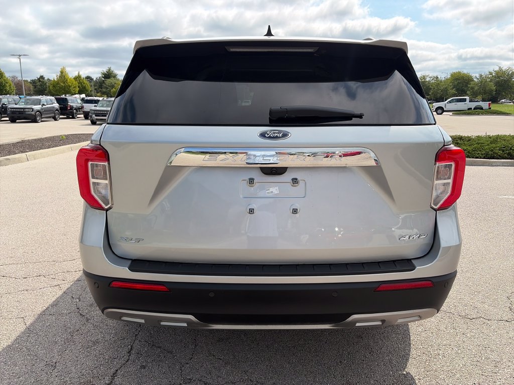 Used 2024 Ford Explorer XLT w/ Equipment Group 202A AWD/4WD image 6