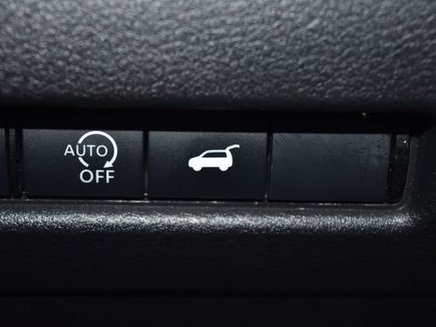 Certified 2025 Nissan Rogue SV image 17