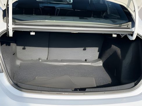 Used 2024 Chevrolet Malibu LT image 36