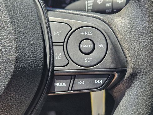 Used 2020 Toyota RAV4 LE w/ All Weather Liner Package AWD/4WD image 10