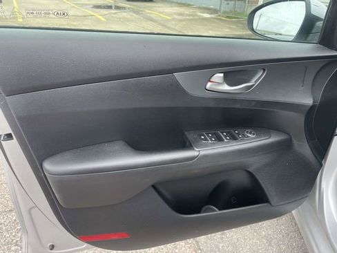 Used 2021 Kia Forte LXS FWD image 11