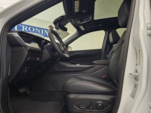 New 2026 Jeep Cherokee Laredo image 14