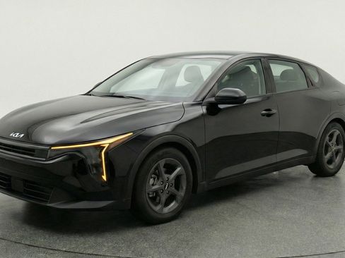 Used 2025 Kia K4 FWD image 3