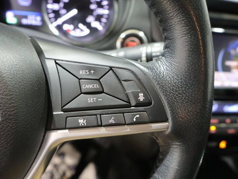 Used 2018 Nissan Rogue SV w/ Premium Package AWD/4WD image 34