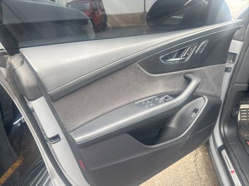 Used 2023 Audi RS Q8 image 9