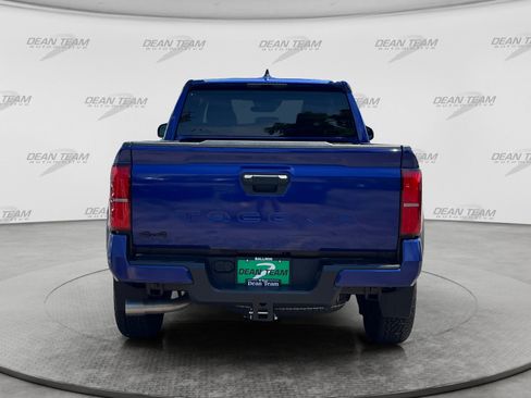 Used 2024 Toyota Tacoma TRD Sport AWD/4WD image 6