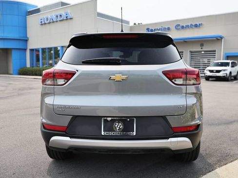 Used 2025 Chevrolet TrailBlazer LT AWD/4WD image 9