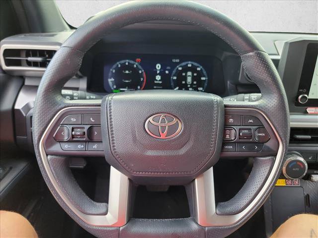 Used 2025 Toyota 4Runner TRD Off-Road AWD/4WD image 16