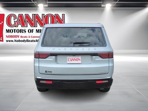 Used 2024 Jeep Wagoneer Series II w/ Flexible Seating Group RWD image 6