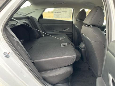 New 2025 Hyundai Elantra Blue image 25