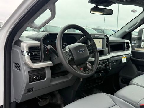 New 2026 Ford F250 XL w/ XL Chrome Package image 4