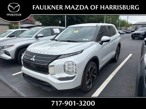 Used 2022 Mitsubishi Outlander ES AWD/4WD image 1
