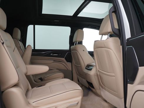 Used 2021 Cadillac Escalade ESV Premium Luxury AWD/4WD image 14