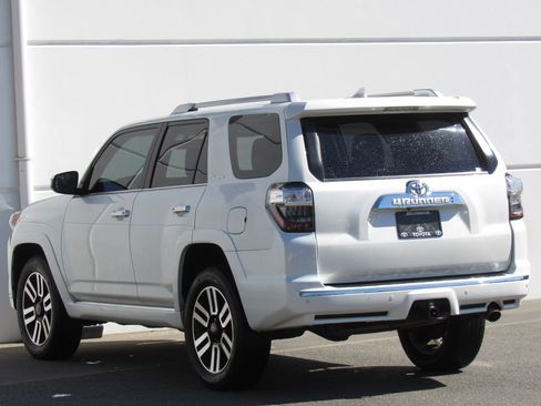 Used 2019 Toyota 4Runner Limited w/ Four Season Floor Mat Package image 5