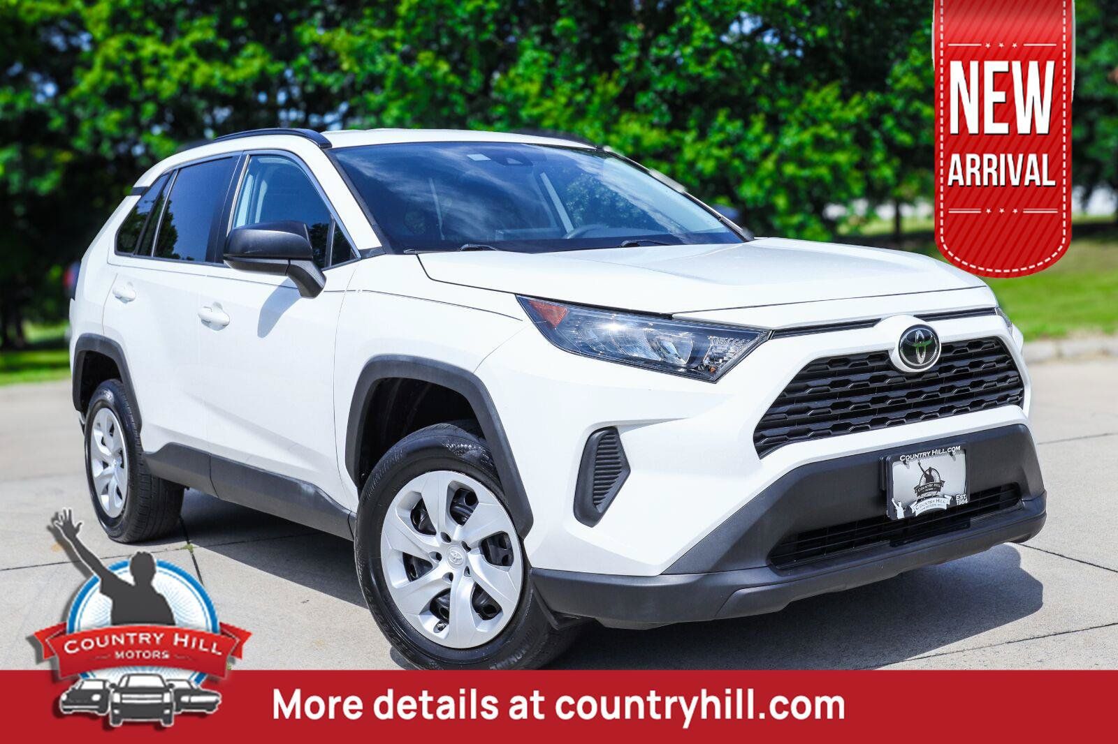 Used 2020 Toyota RAV4 LE FWD image 1
