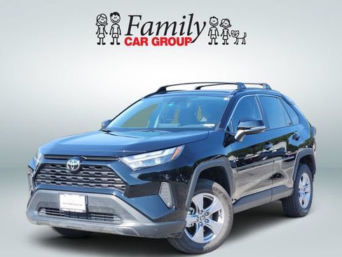Used 2025 Toyota RAV4 XLE w/ Convenience Package FWD image 1