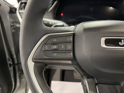 Used 2023 Jeep Grand Cherokee Limited w/ Trailer Tow Prep Group (B) image 18