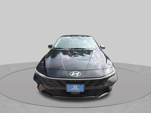 Used 2024 Hyundai Elantra Limited FWD image 9