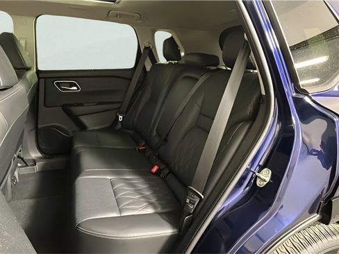 Used 2024 Nissan Rogue Platinum w/ Platinum Premium Package image 23