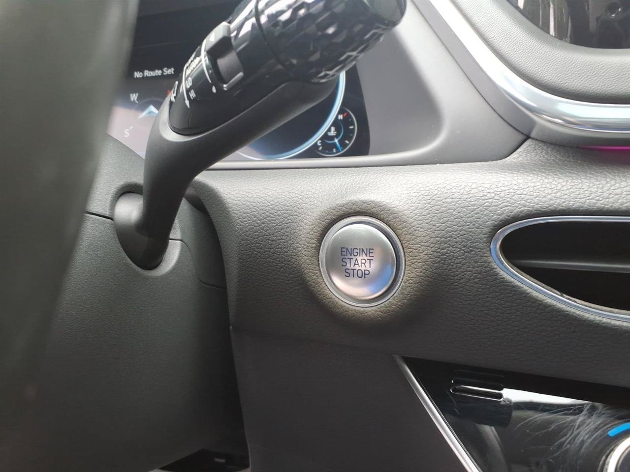 Used 2021 Hyundai Sonata Limited w/ Preferred Accessory Package FWD image 9