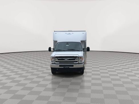 New 2027 Ford E-450 and Econoline 450 Super Duty w/ Power Equipment Group RWD image 27