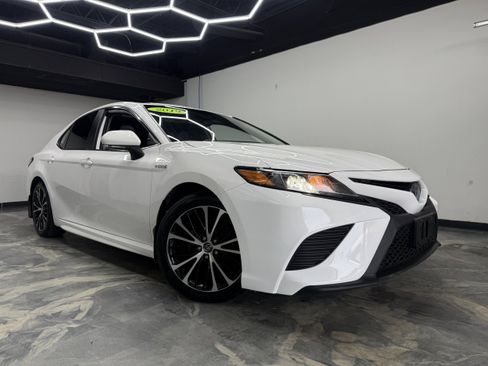 Used 2019 Toyota Camry SE image 6