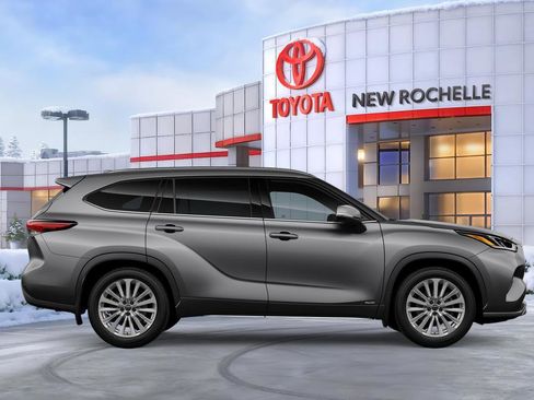 New 2025 Toyota Highlander XLE image 12