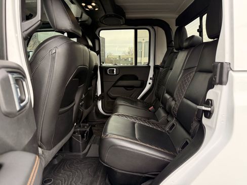Used 2021 Jeep Gladiator Overland image 42