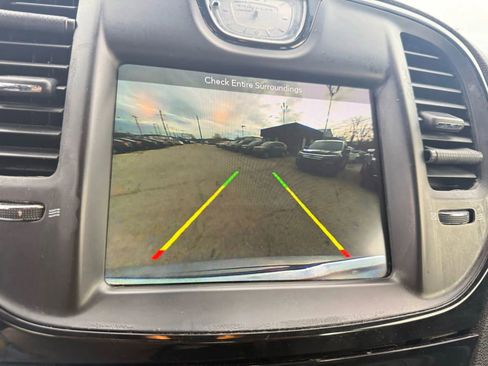 Used 2018 Chrysler 300 S image 26