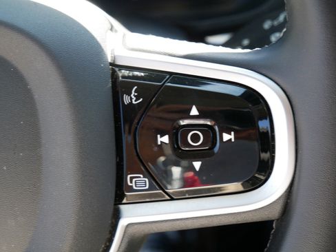 Certified 2025 Volvo XC60 B5 Plus AWD/4WD image 26