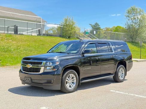 Used 2020 Chevrolet Suburban LT AWD/4WD image 5