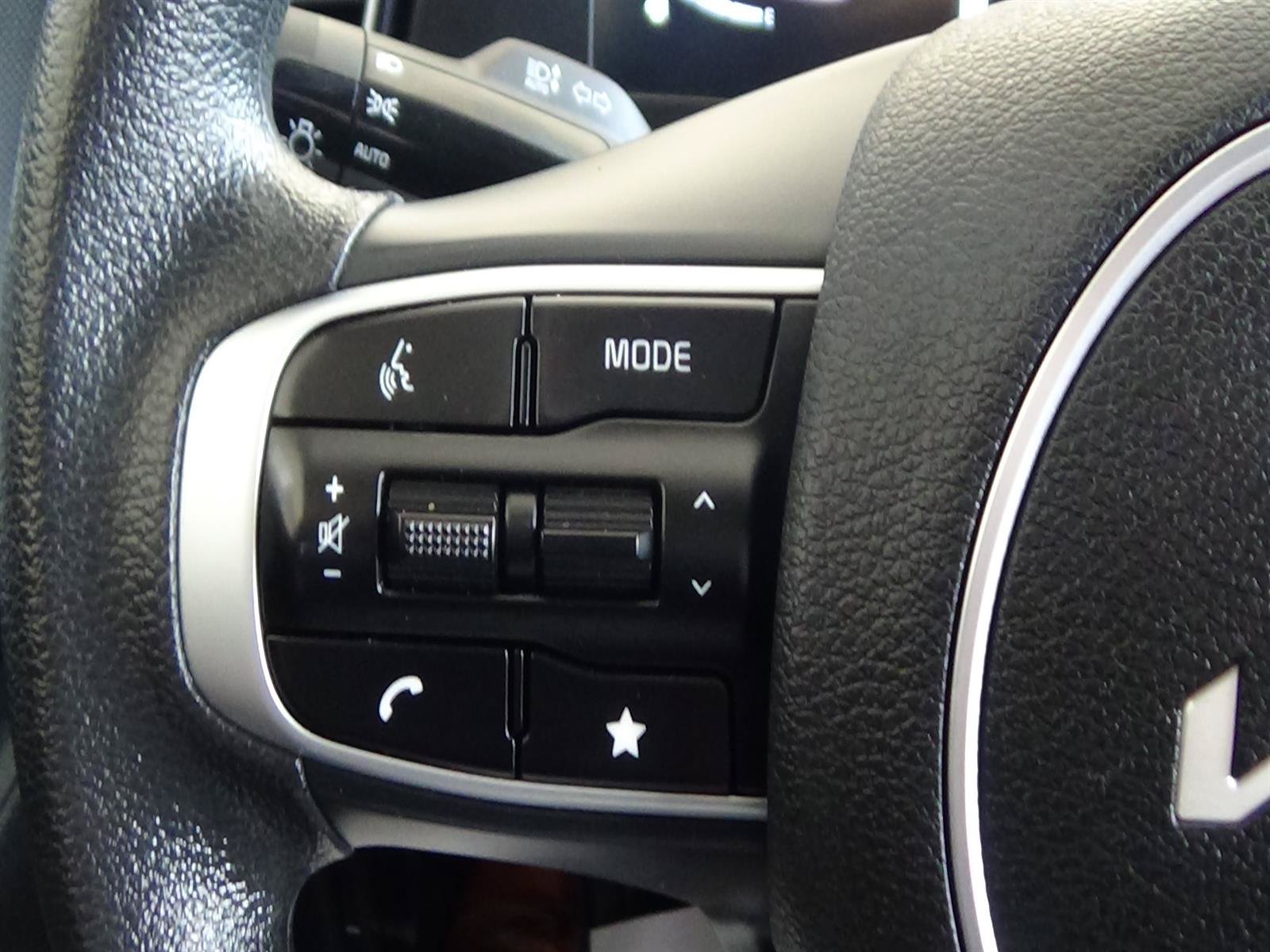 Used 2025 Kia Sportage LX AWD/4WD image 21